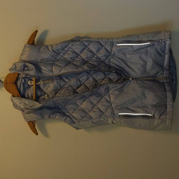 Lululemon Size 6 Light Purple Goose Down Zip Front Vest - Picture 11 of 11